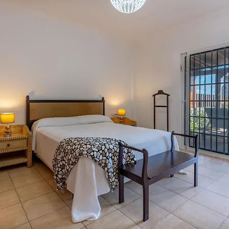 Marina Ii Beachfront By Holidays 别墅 科拉雷侯