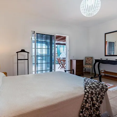 Marina Ii Beachfront By Holidays * Κοραλέχο